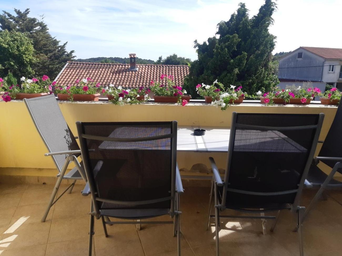 Apartment Marija Pula Exteriör bild